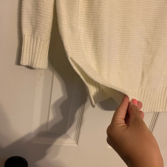 Off the shoulder sweater - Picture 4 of 7